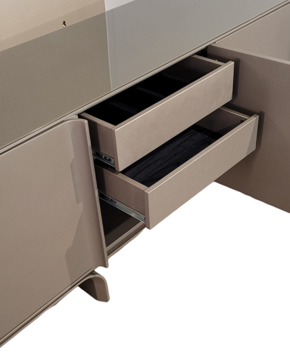Leaf Urano Sideboard